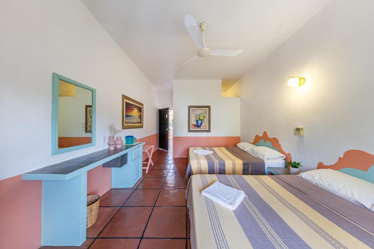 Hotel Flor De Maria Puerto Escondido  Exteriör bild